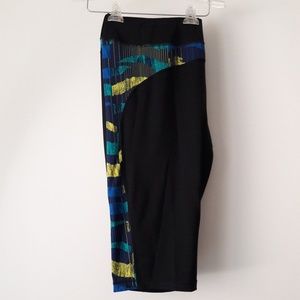 NWOT Reebok black green sports capri plus 22/24